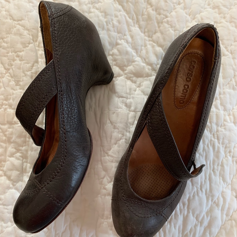Corso como brown leather heels.